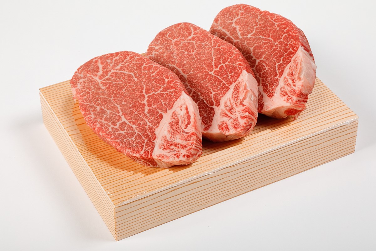 京都生まれ和牛 ヘレステーキ（120g×3）と京の肉入りコロッケ8個