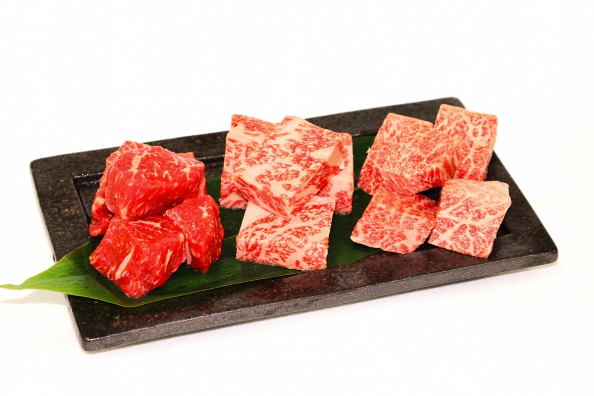 京都生まれ和牛 サイコロステーキ3種盛り（モモ、ロース、ミスジ等）各80gと京の肉入りコロッケ8個